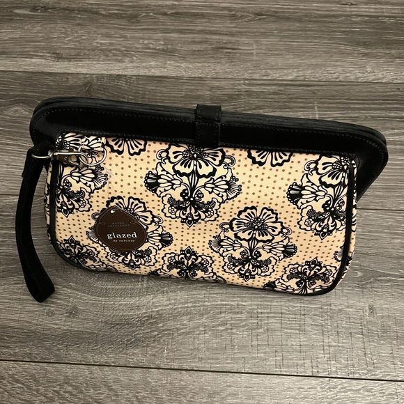 Petunia Pickle Bottom Handbags - Petunia Pickle Bottom Baby Diaper Bag Pink Parisian Pansy Cross Town Clutch